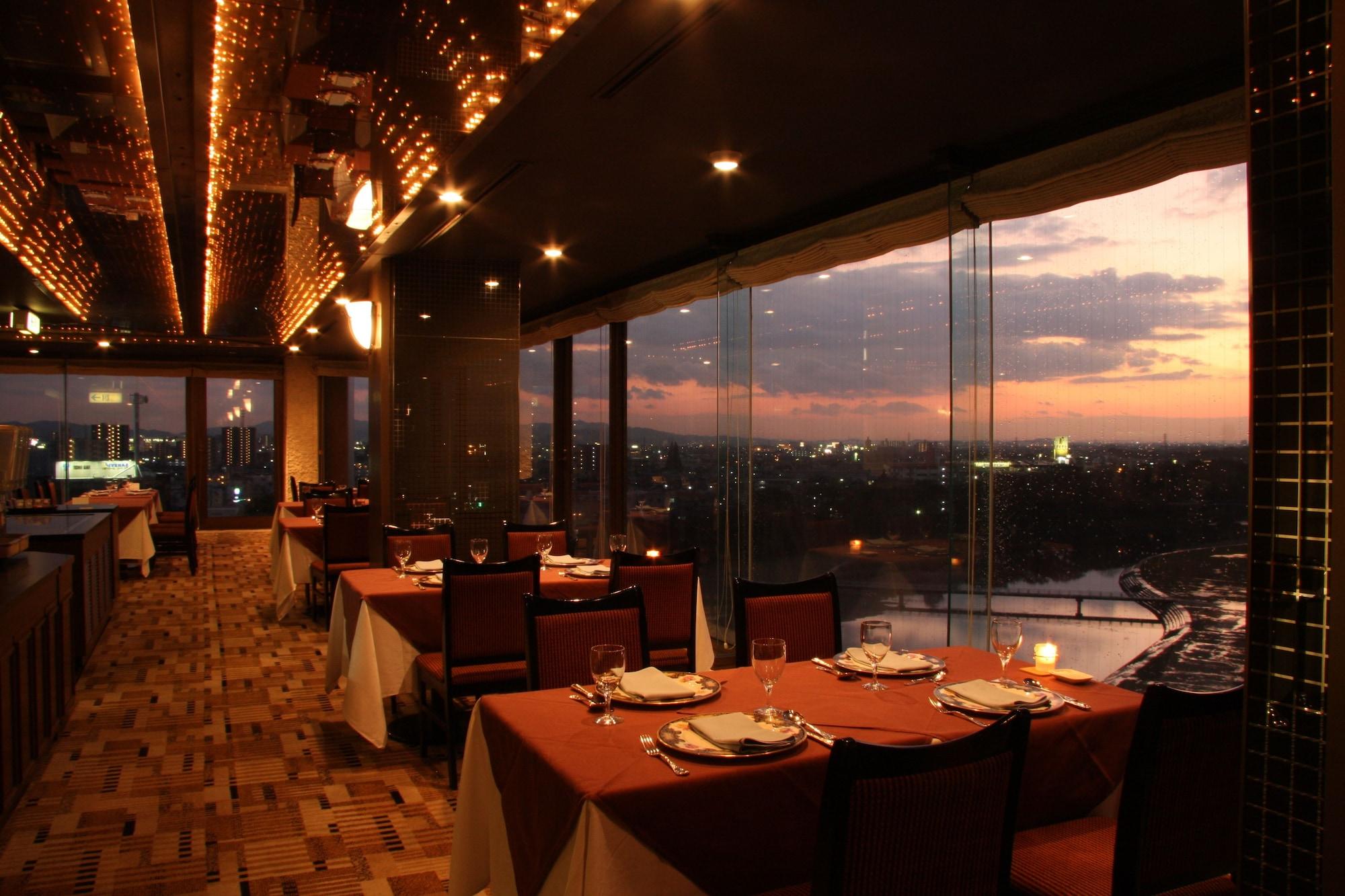 New Grand โรงแรม