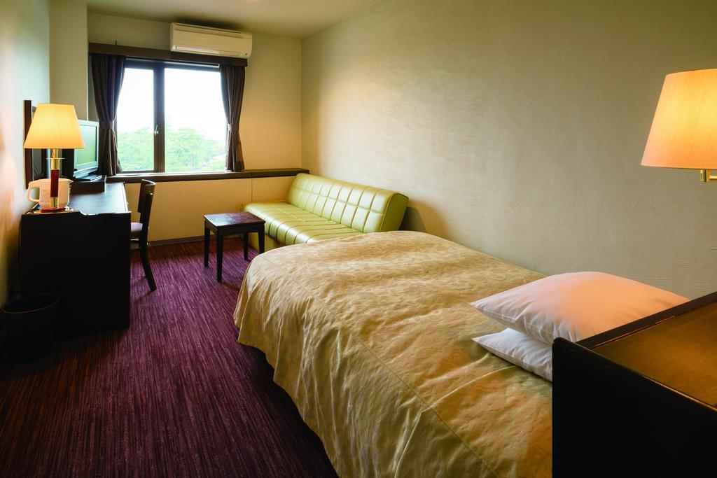 Hotel New Grand 4*